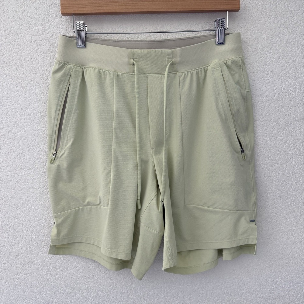 Lululemon Mens License To Train Shorts 7" Medium Dewy Green PRISTINE
